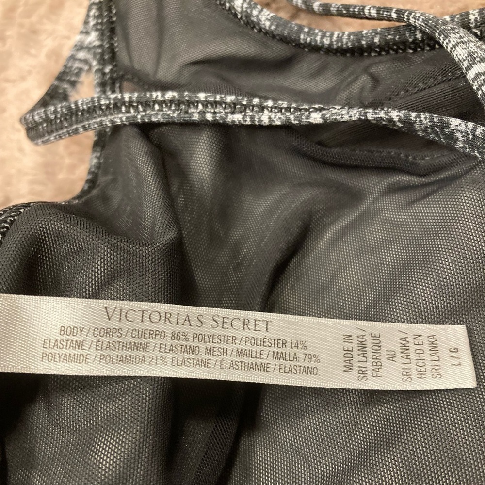 Victoria’s Secret Sport Black And Grey None Padded Sports Bra Size Large - Picture 9 of 9